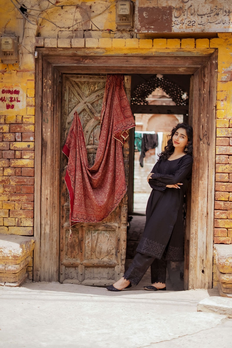 Appliqué kameez(black)