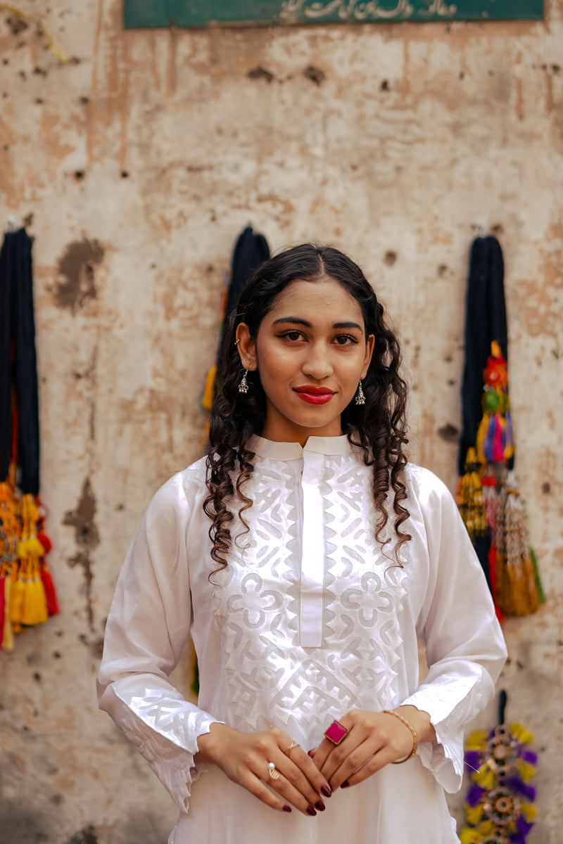 Appliqué kurta( white)