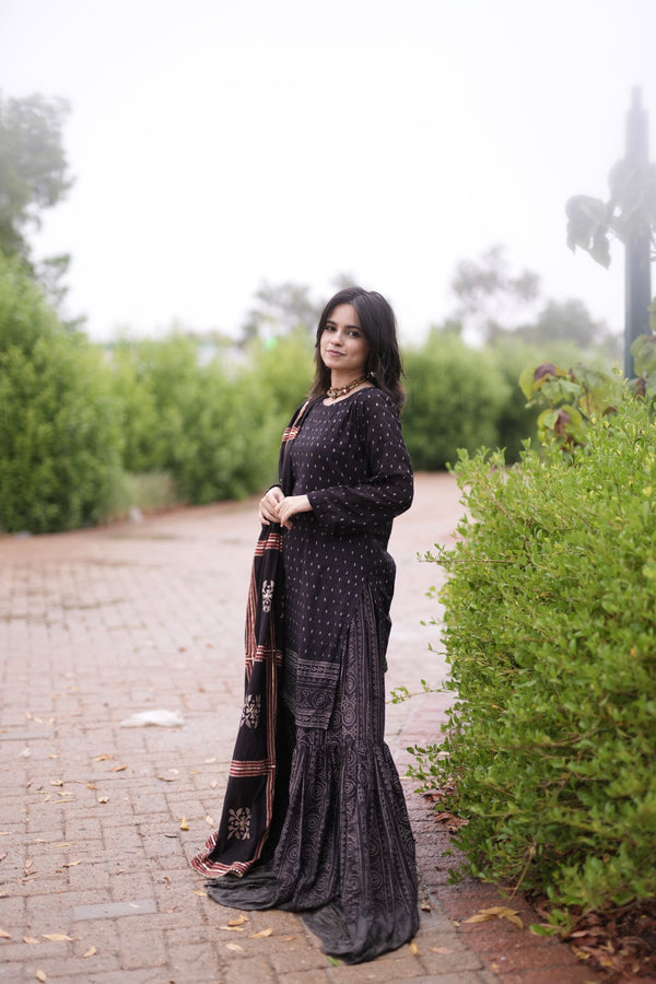 Chunri (black)