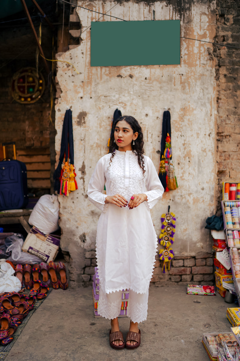 Appliqué kurta( white)